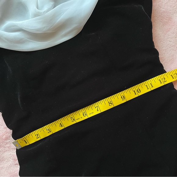 Vintage black velvet dress - Picture 5 of 7